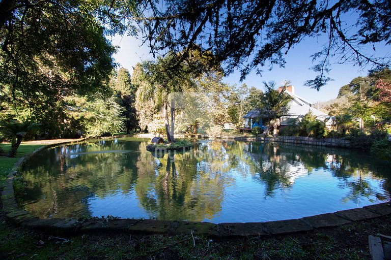 Casa Azul do Lago – Sua família no Centro de Gramado!